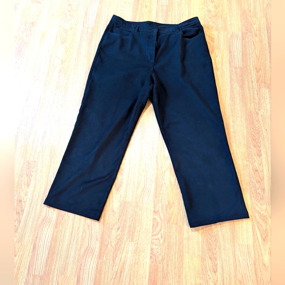 Northern Reflections wide leg heavyweight woman's black  pants. Size 18.
